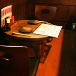 やちゃぼう - 2名様用のお席もございます！仕切りがあるので周り気にせずお寛ぎいただけます♪