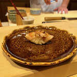 鮨　いの - 10. 低温調理したハマグリ　※直前に柚子の皮を擦って提供