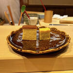 鮨　いの - 19. 関西風のだし巻き（左）とエビと大和芋のだし巻き（右）　※2時間かけて焼いただし巻き