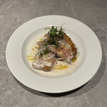 烤鸡肉古冈左拉干酪调味汁Roast chicken with gorgonzola