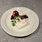 意式奶冻配莓酱汁Panna cotta with berry sause