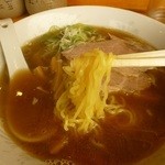 弥助ラーメン - 支那そばは細麺