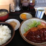 食堂 とら吉 - チキンカツ定食９５０円