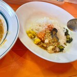 スープカレー やまやまや - 具材をライスへぶっ掛け