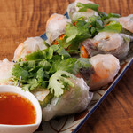 Fresh spring rolls with shrimp