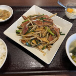 栄慶 - ニラレバ炒め