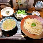 神楽 海老で鯛を釣る麺堂 - 