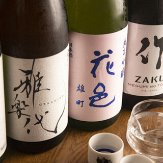 日本酒専門の酒屋から仕入れる、気分に合わせて選べる味わい