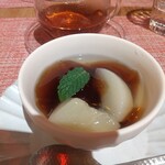 fu-fu shisen - 白桃のコンポートと羅漢果のゼリー