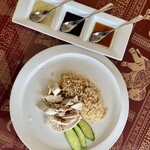 ASIAN RESORT DINING　Khaao Chee - カオマンガイ