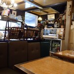 ロージナ茶房 - 変哲ない店の雰囲気