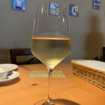 トラットリア タンタボッカ - グラスワインはソアーヴェ・クラシコを選択。