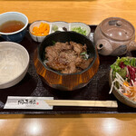 Oumiushi Okaki Honten - 近江牛　牛肉ひつまぶし。
