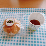 Mitsuboshi Ekimaeten - イートインにはフリーの紅茶が用意されています