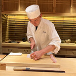 Nihon Ryouri Ryuuen - ◎まだ31歳と若い料理人だが礼儀も正しく人柄はすこぶる良い。