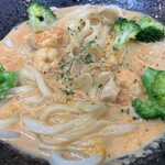 極楽うどん TKU - エビトマトクリームうどん