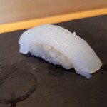 SUSHI TOKYO TEN、 - アオリイカ　スダチとお塩でさっぱり。イカの甘さが引き立つ