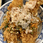 Tachinomi Tonkatsu Maruya - 鶏ささみカツに山形だしを掛け鰹節トッピング