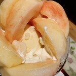 蔵カフェ 草風庵 - 山梨完熟もものパフェ 