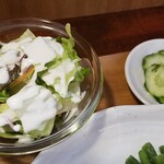 キッチン ブルー グローブ - サラダ、お新香のアップ