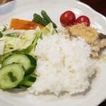 キッチン ブルー グローブ - 最後はお新香も乗せます