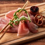 シャルキュトリボード / charcuterie board