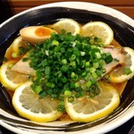 俺の中華たなか家 - 葱の下には大きなチャーシューが隠れています(^_^)d