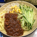 熊公 - ジャージャー麺はモチモチの麺が大盛