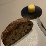 SEZANNE - 自家製パン　と　ボルディエ　バター
