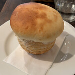 コ．トゥ．タモ．ペヴァ - セットのエビときのこの壷焼き。グラタンにパイ生地の蓋