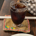 コ．トゥ．タモ．ペヴァ - セットのアイスコーヒー。ガムシロップとコーヒーポーションは不要。食後。他にホットか紅茶も選べる。