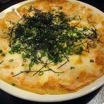 地のもんや まるみ - こいつも旨かった！パリパリピザと明太子ソースがベストマッチや