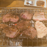 Yakiniku Izakaya Nikukyuu - 