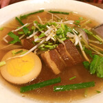 BIA HOI CHOP - 豚角煮のフォー