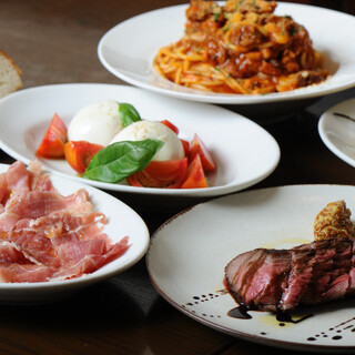 可以品尝到黑毛和牛等美味意大利菜料理的5,000日元起的套餐