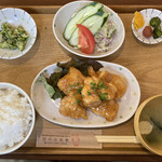 日の出食堂 - 日替り定食(チキンの味噌マヨ)