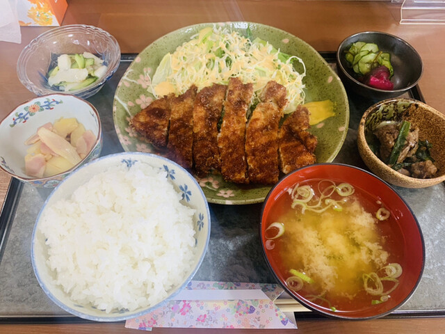 ごはん屋 さんたろう &ndash; 北大曲の人気食堂 | 定食・ランチ情報