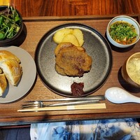 TexturA - 豚のコンフィのプレートランチ