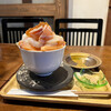 Shihachi Sengyoten - 生トロサーモンホタテいくら宝石丼 並盛¥1408。