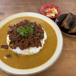 カレー屋 カルダモン - トッピングケバブはセパレート 肉質ジューシー脂身グッド