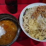 ラーメン二郎 - ラーメン小・つけ麺・豚追加・しょうが（ヤサイ・アブラ）