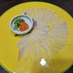 旬魚 たつみ - 皮ハギの薄造りアップ