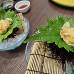 旬魚 たつみ - 赤雲丹のお造り