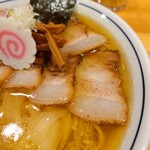 there is ramen - ワンタン麺、チャーシュー追加