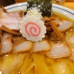 there is ramen - ワンタン麺、チャーシュー追加