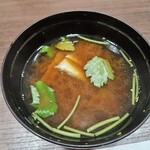 旬魚 たつみ - 皮ハギの赤だし♪