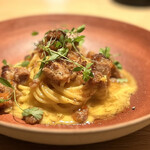 マンサルヴァ - 仔牛とレモンのタリオリーニ
      
      アンチョビのソースがアクセントになっているのですが、肉と魚を合わせるのは、髙橋シェフならではの感性。
      レモンの酸を上手に効かせて、本当に毎度パスタの完成度がすごい！