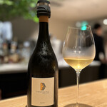 マンサルヴァ - フレデリック・マビロー　シュナン・デュ・ピュイ
      
      これは、とてもリッチなシュナン・ブラン。
      パスタが爽やかなので、もう少し柑橘の苦味などが出たものも良さそうですが、仔牛の程よい肉感にはいいボリューム。