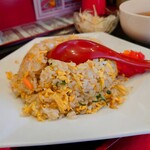 来来飯店 - それなりに山盛り。