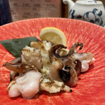 Tsukiji Sushi Sei - “ゲソ焼きレモン添え” 食感コリコリっと…。シンプル、且つ真っ直ぐ！いつも立ち上がりの一皿目はコレ＋生ビールです。くーっ。